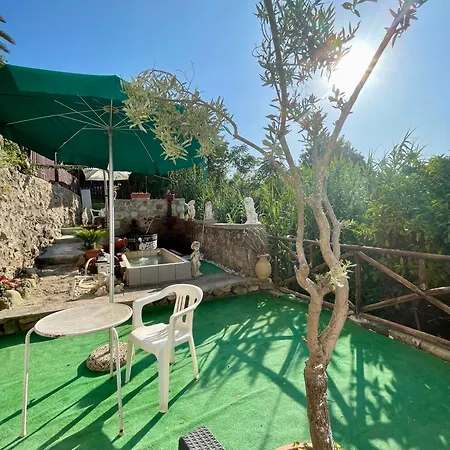 Raffaela Lacco Ameno (Isola d'Ischia)