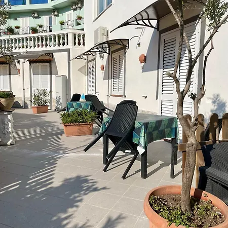 Raffaela Bed & Breakfast 2*