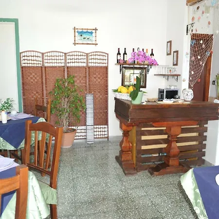 Raffaela Lacco Ameno (Isola d'Ischia)